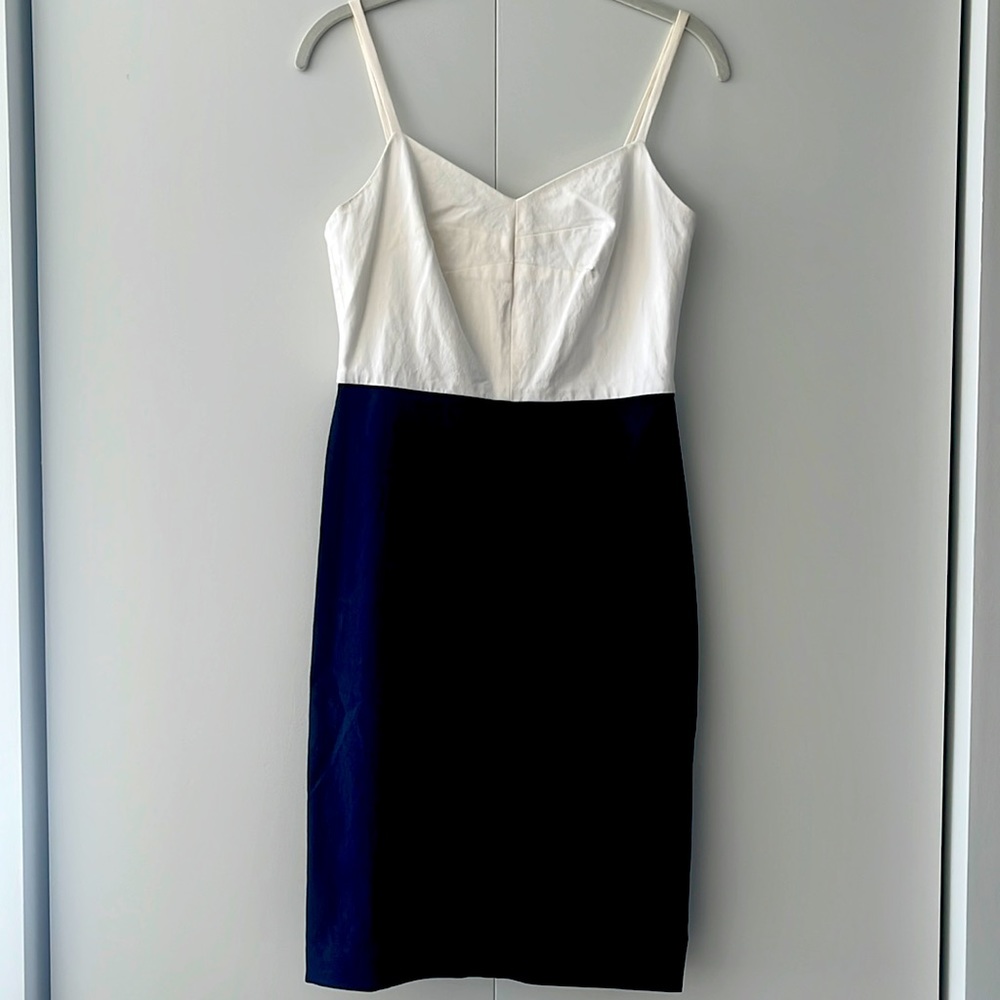 Banana Republic sleeveless dress, Size 4, white and navy blue